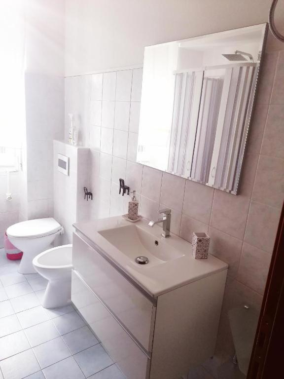 Hospiton Home Кальярі Екстер'єр фото